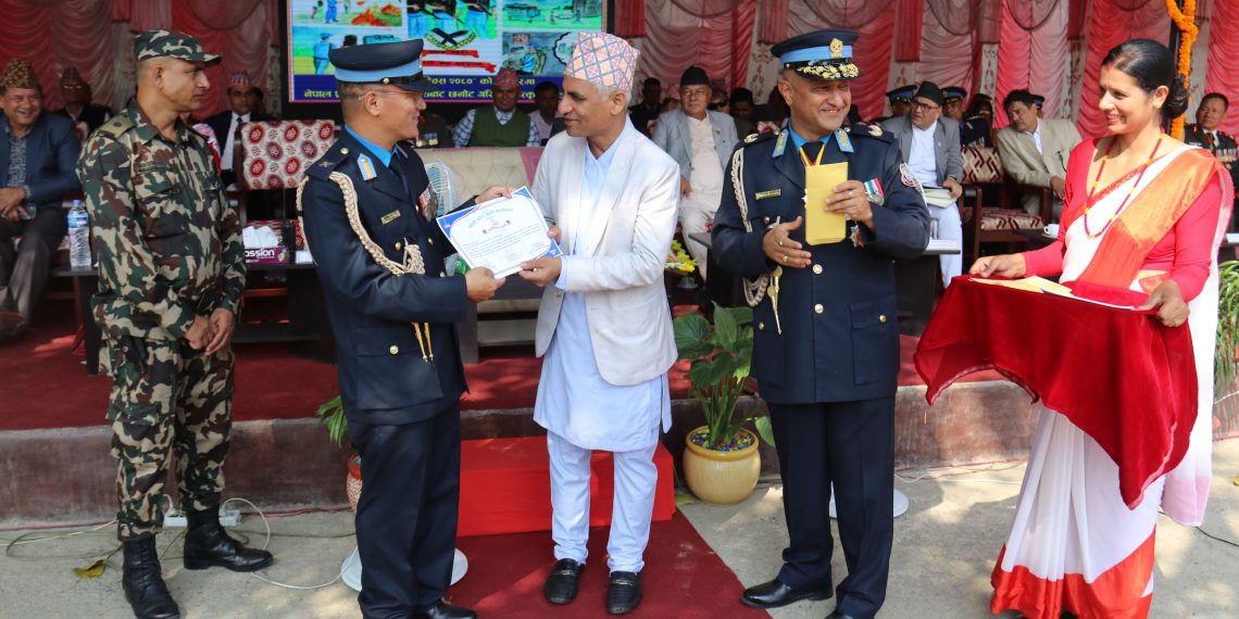 एसईईमा उत्कृष्ट अनमोललाई नेपाल प्रहरीको सम्मान