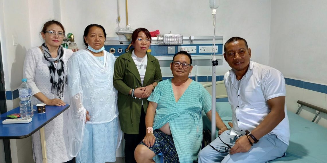 गीतकार सुवर्ण नेम्बाङ अस्पताल भर्ना