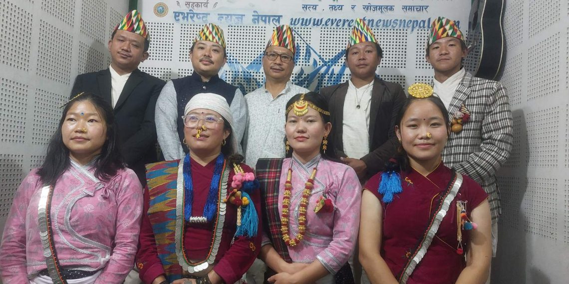 ब्याकुल माइलाको मातृभाषामा देशभक्ति